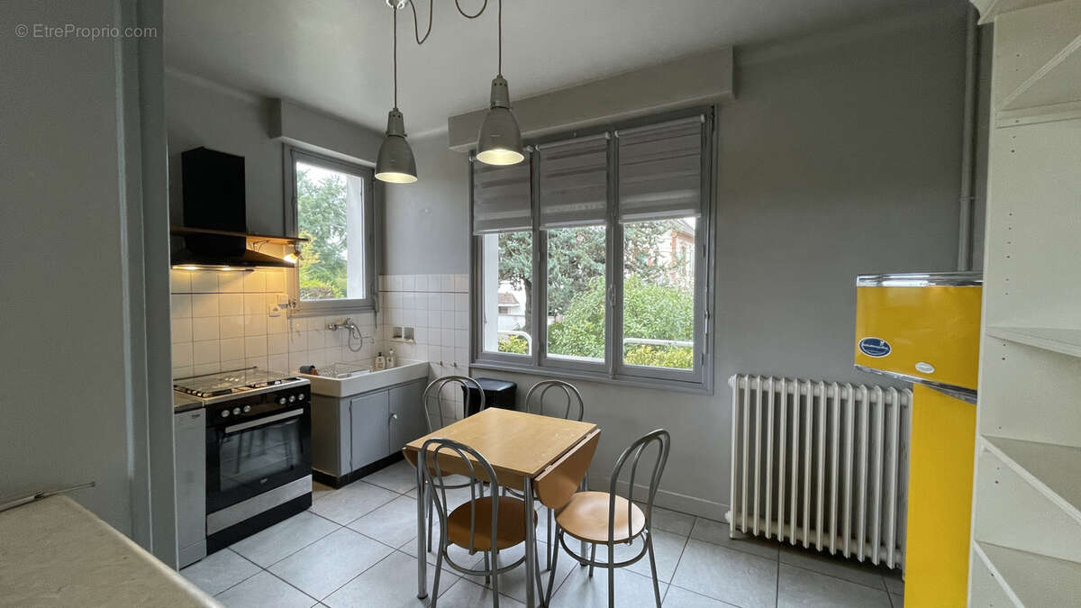 Maison à SAINT-JULIEN-LES-VILLAS