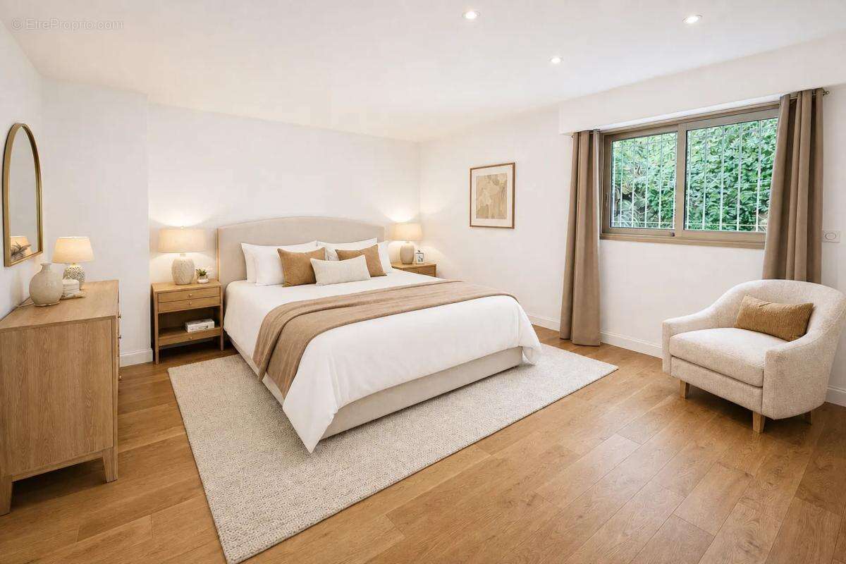 Bien rare à Antibes : appartement-villa avec jardin privé - photo 10