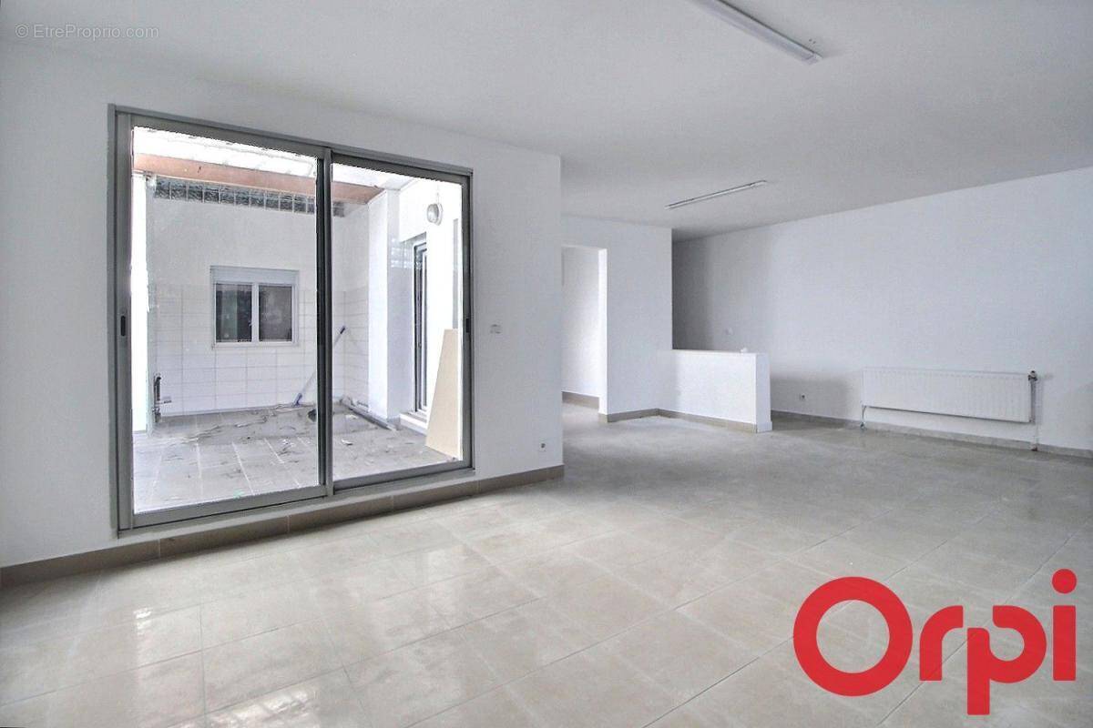 Commerce à MARSEILLE-15E