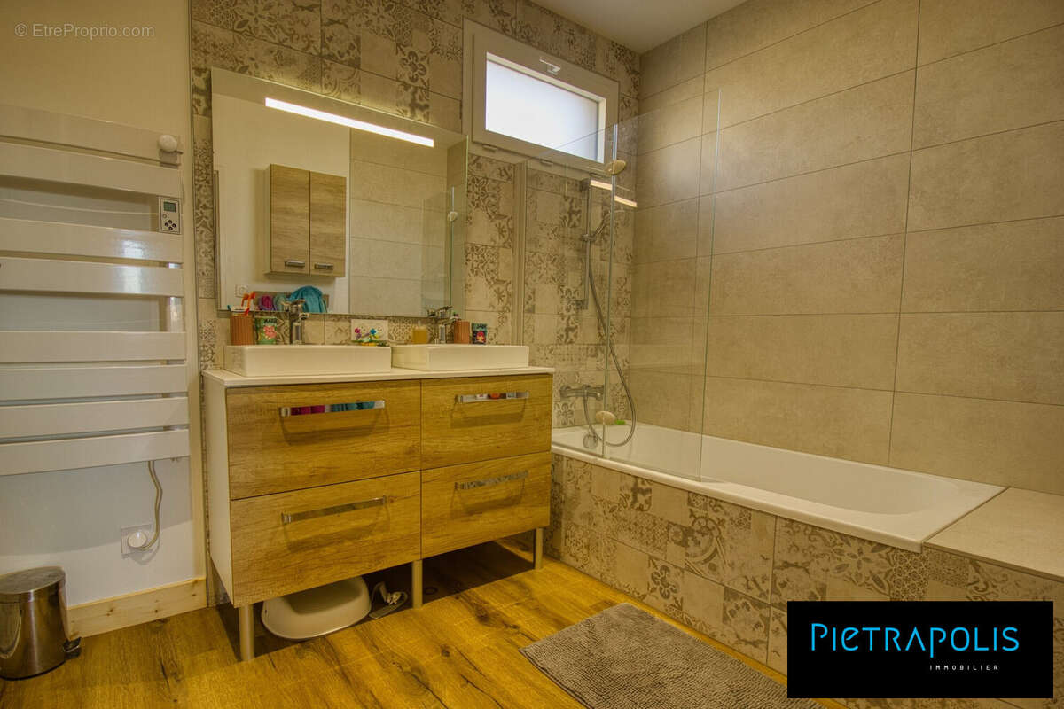 Maison 210 m² à Macon  - photo 9