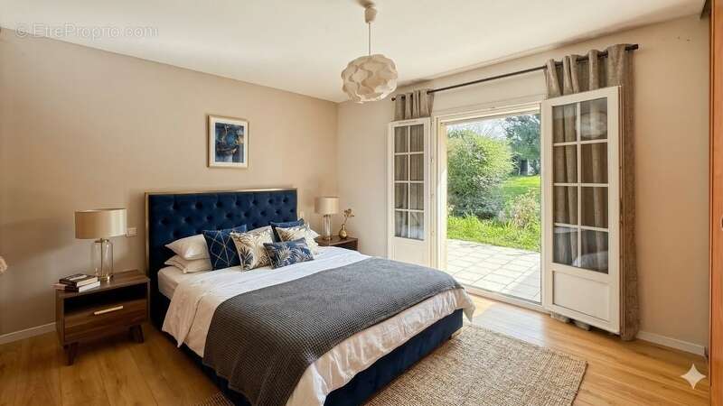 Maison à TONNAY-CHARENTE