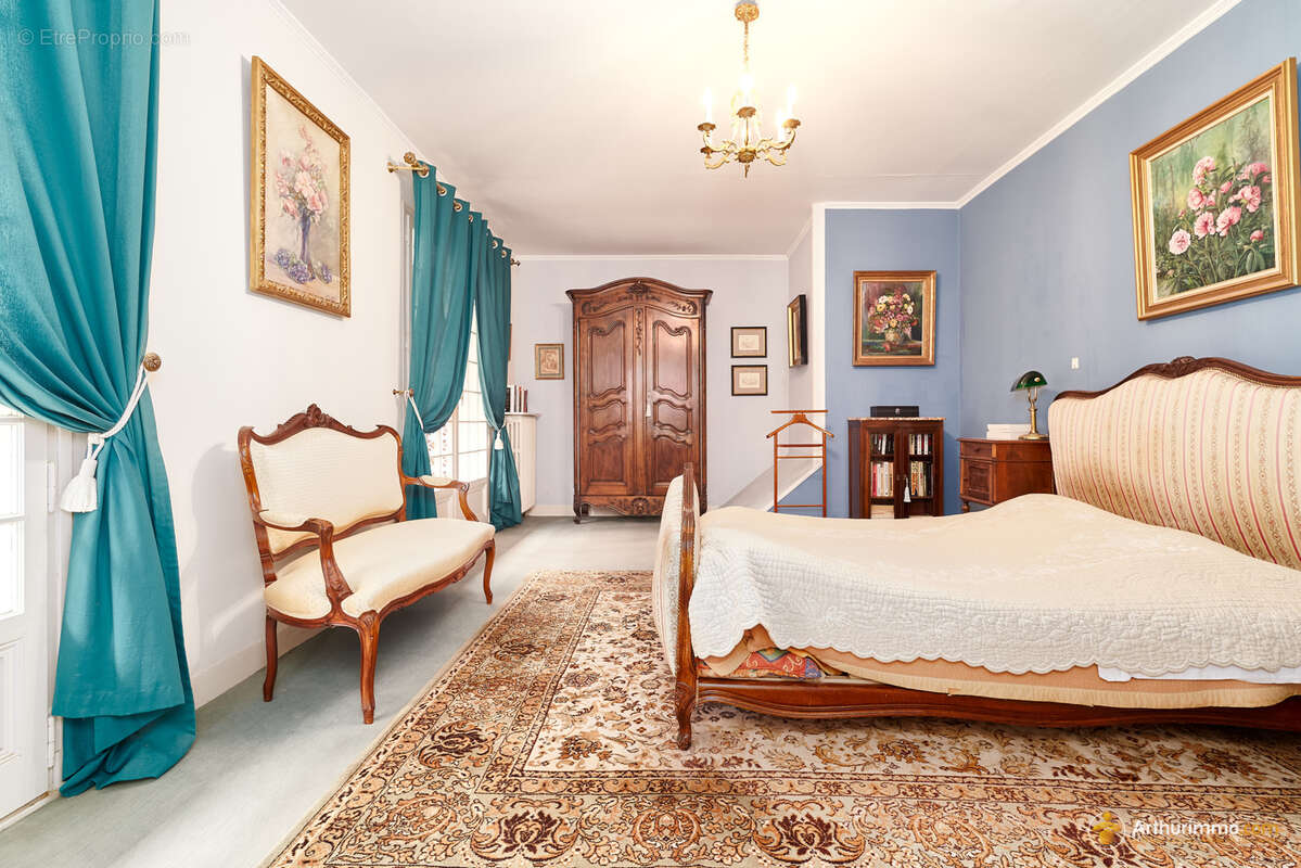 Maison à NEUILLY-SAINT-FRONT