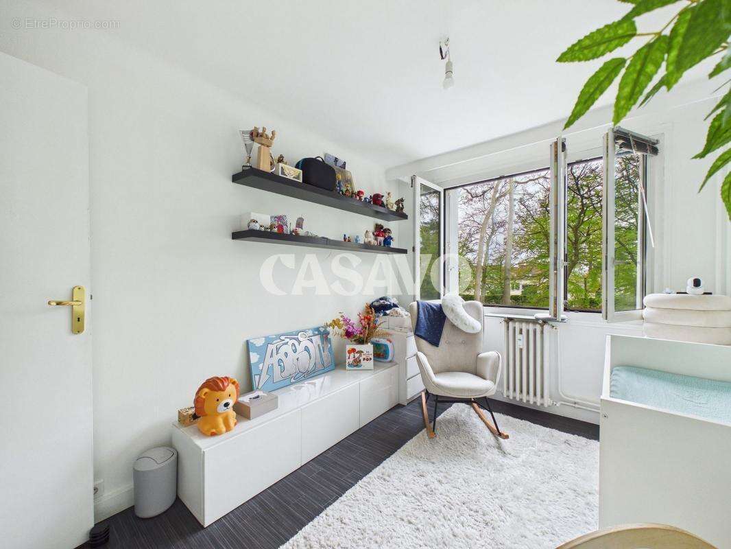 Appartement à LA CELLE-SAINT-CLOUD