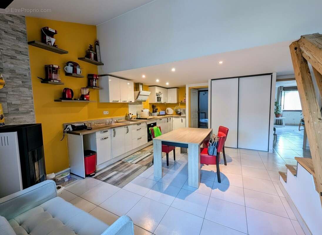 Appartement 78 m² à Saint-Jeoire  - photo 2