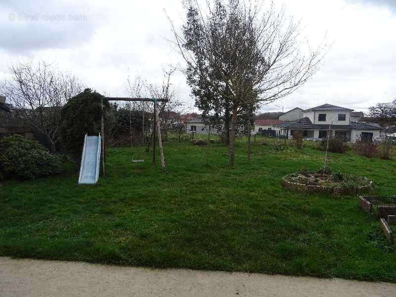 Maison à SAINT-JUNIEN