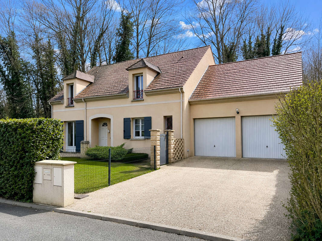 Maison à MAULE