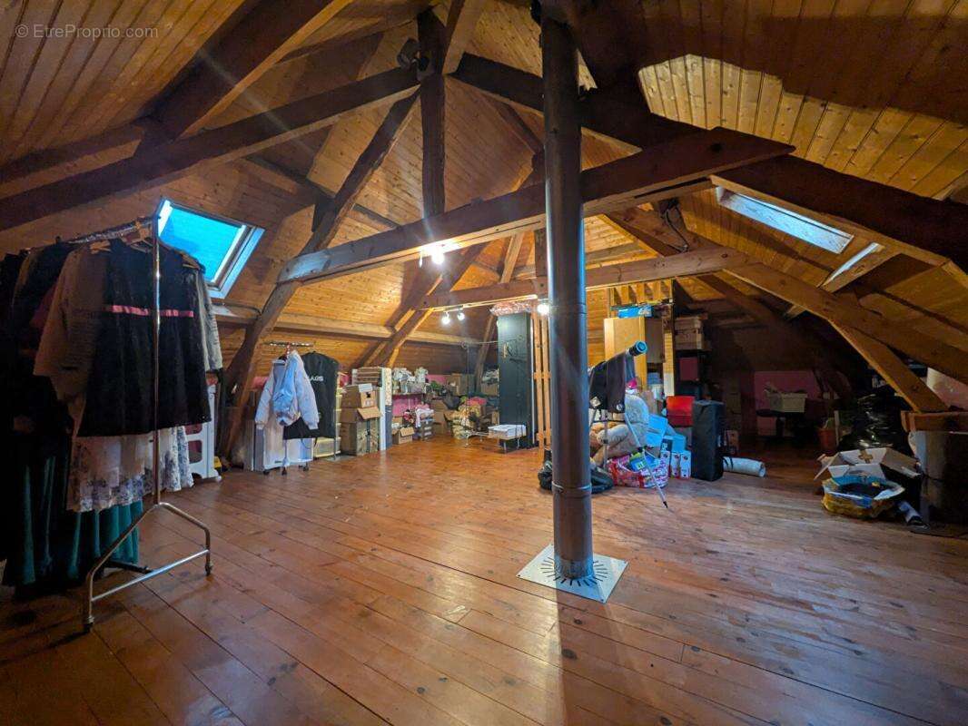 Maison à LE MALZIEU-VILLE