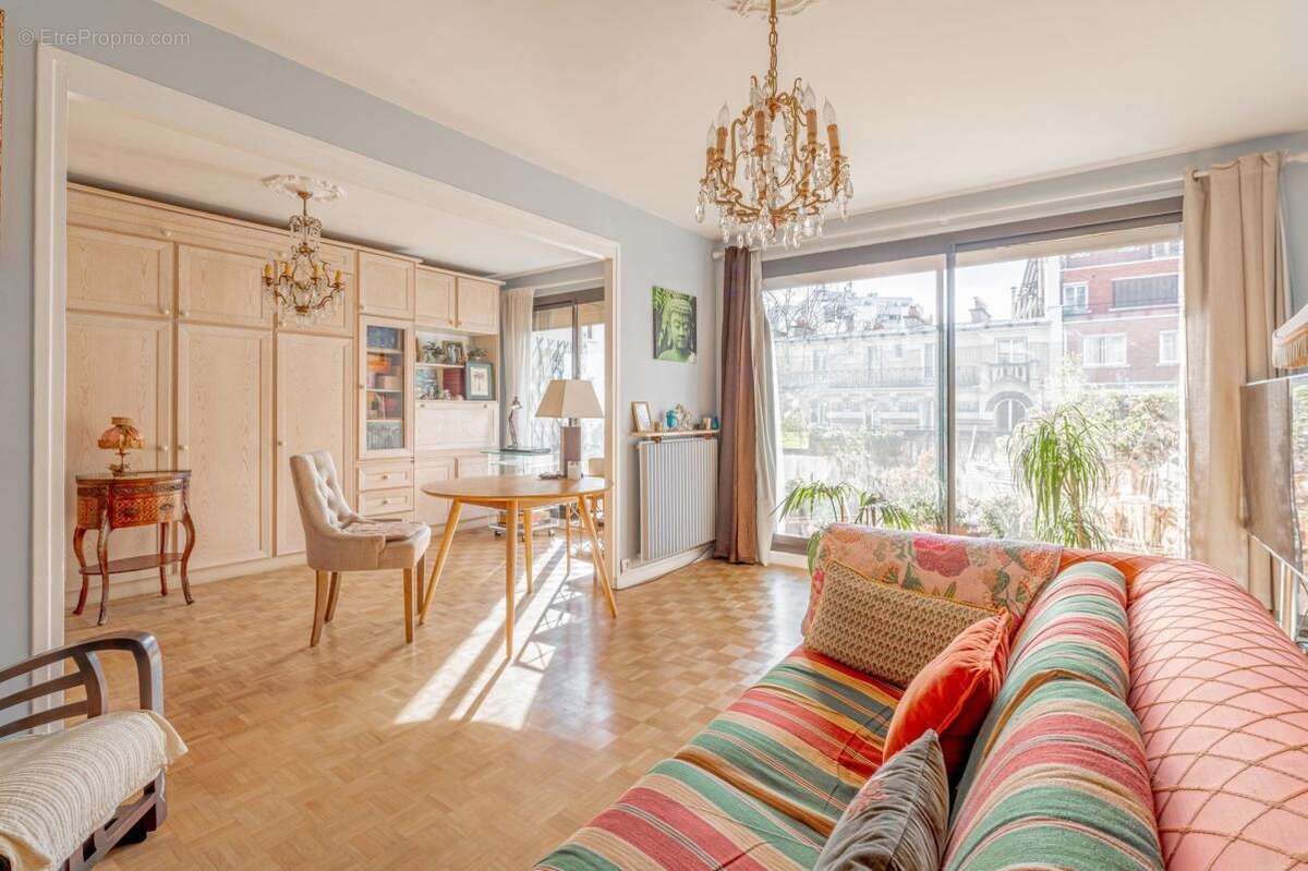 Appartement à PARIS-20E
