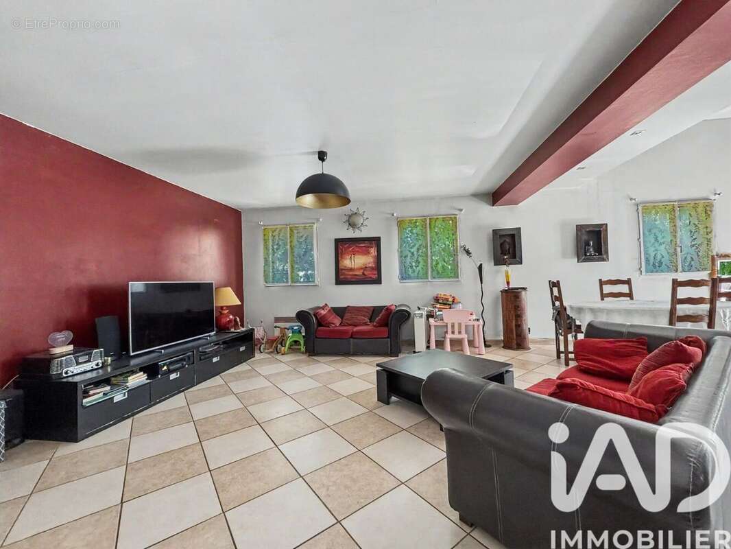 Photo 7 - Maison à LE MESNIL-SAINT-DENIS
