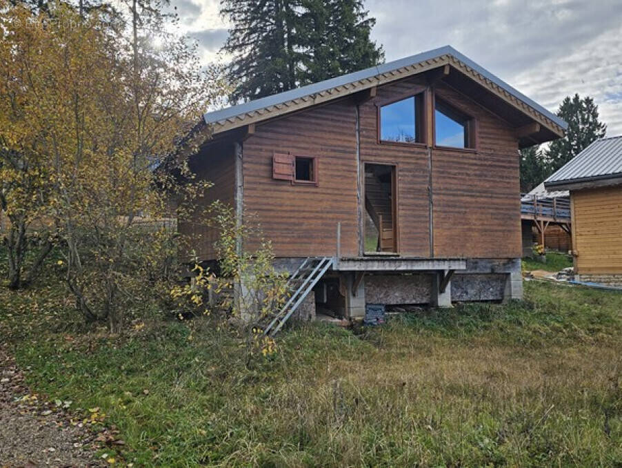 Maison à SAINT-LAURENT-EN-GRANDVAUX