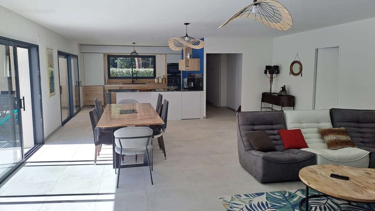 Maison à LES MATHES