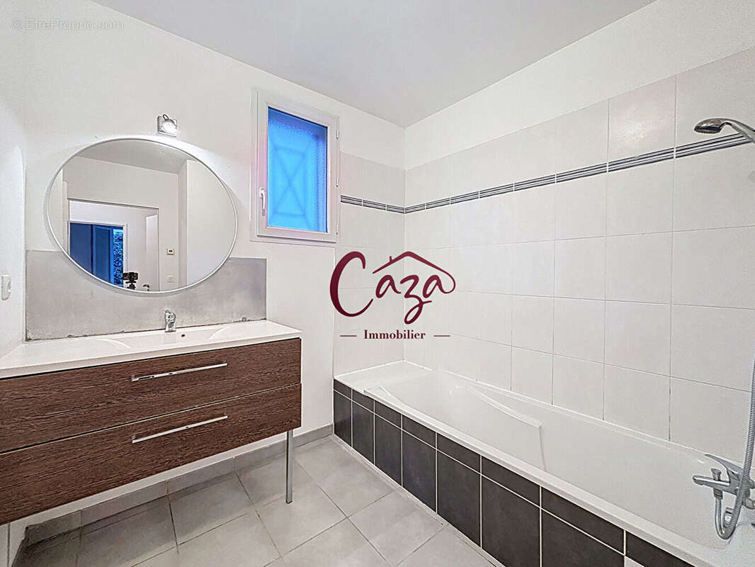 Maison à FARGUES-SAINT-HILAIRE