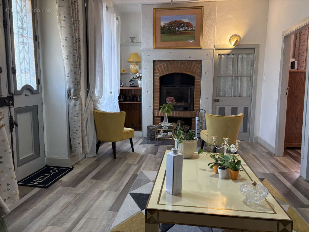 Maison à ARNAC-POMPADOUR