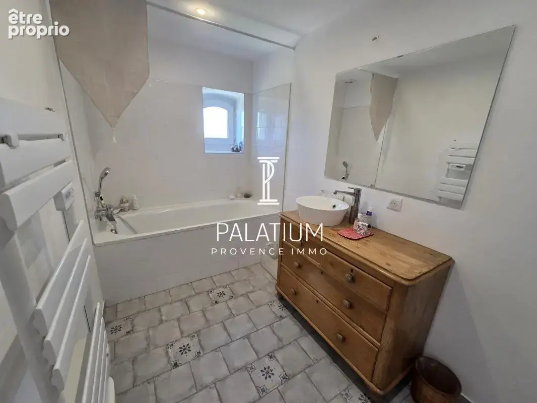 EXCLUSIVITE ! MÉNERBES (84) – Maison en pierre de 100 m² avec dépendances aménageables et plus de 3 hectares de vignes - photo 16