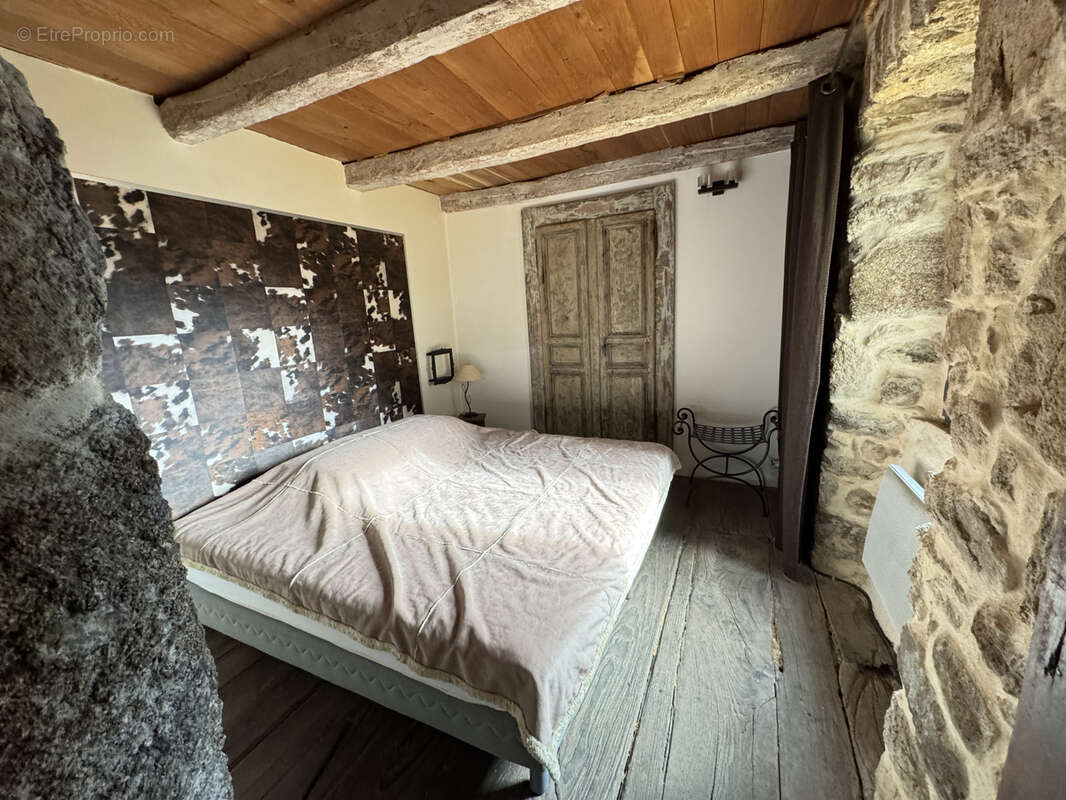 Belle ferme ardechoise avec dependances - photo 14