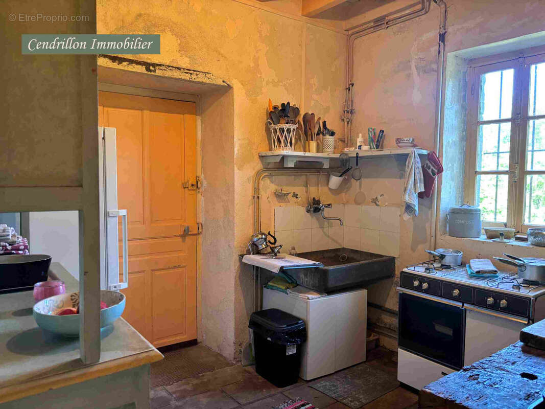 Maison en pierres 120m2, dépendances, grange et terrains, typique du bien Creusois idéal, situé dans le Parc N - photo 9