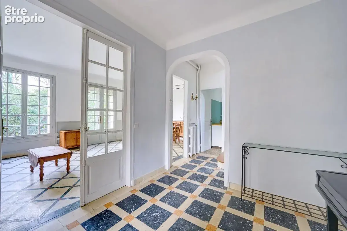 Meulière de 1920 – 153 m² habitable – 5 Chambres - Terrain 1 819 m² - photo 2