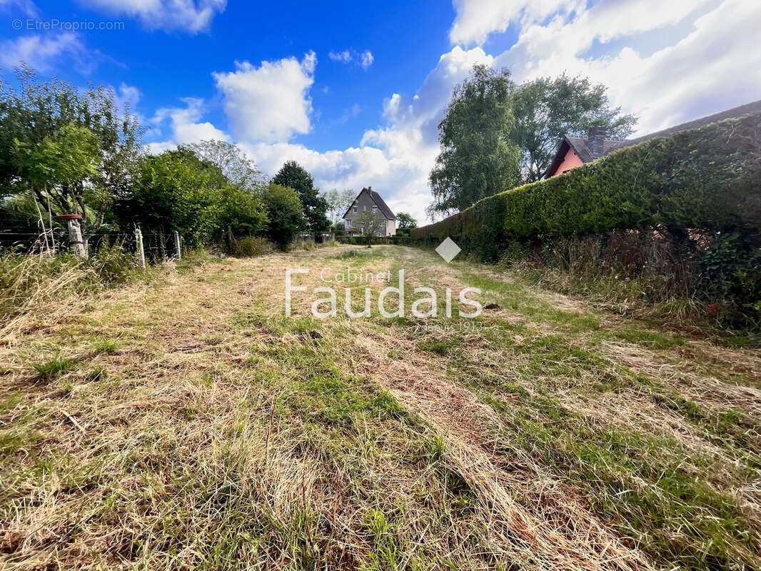 Terrain à SAINTE-MARGUERITE-D'ELLE