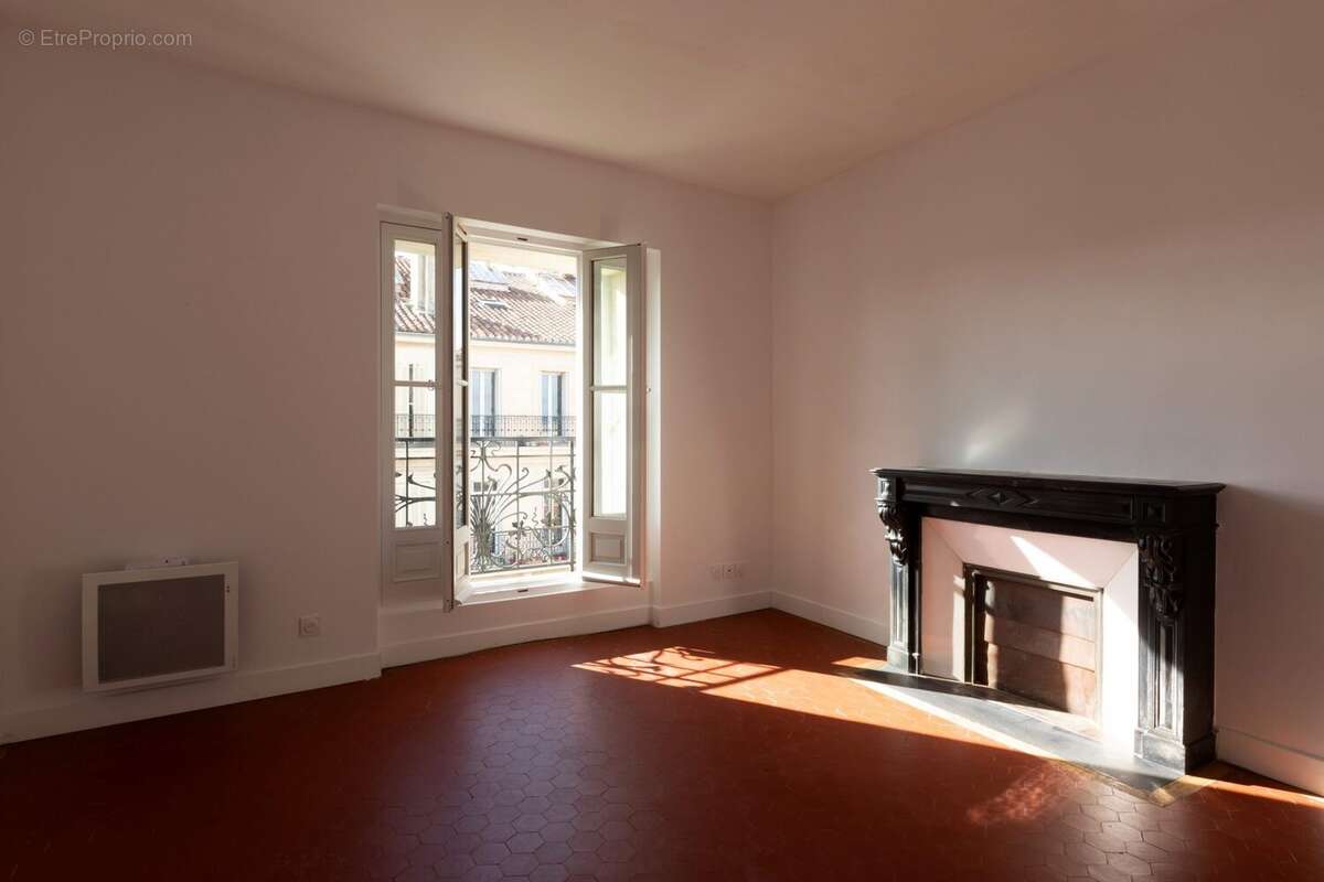 Chambre - Appartement à MARSEILLE-1E