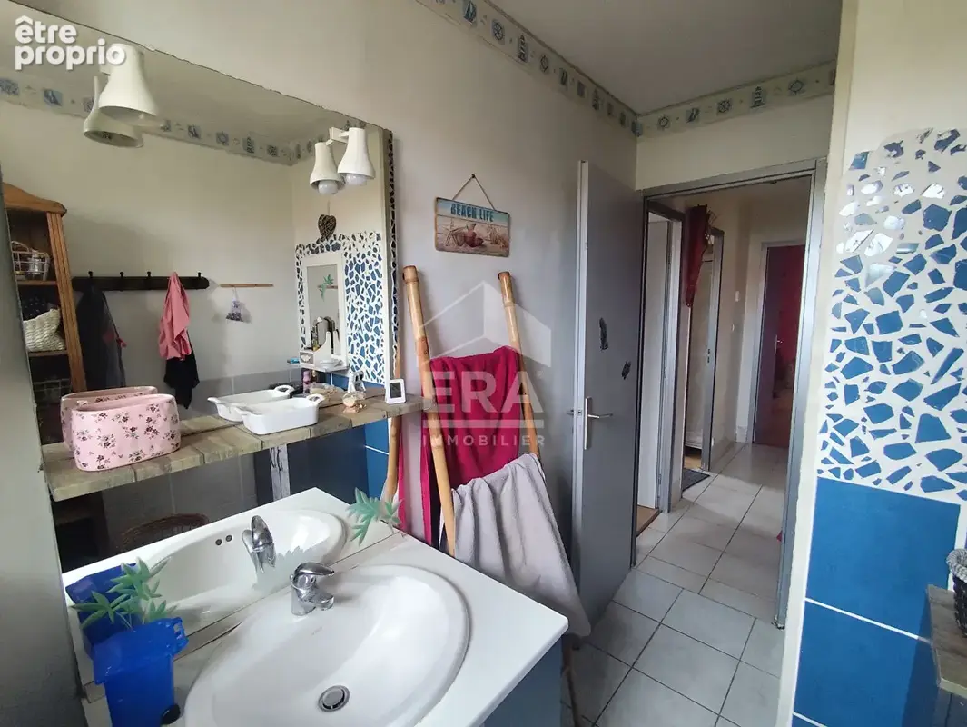 Maison 106 m² à Roumazieres-Loubert  - photo 8
