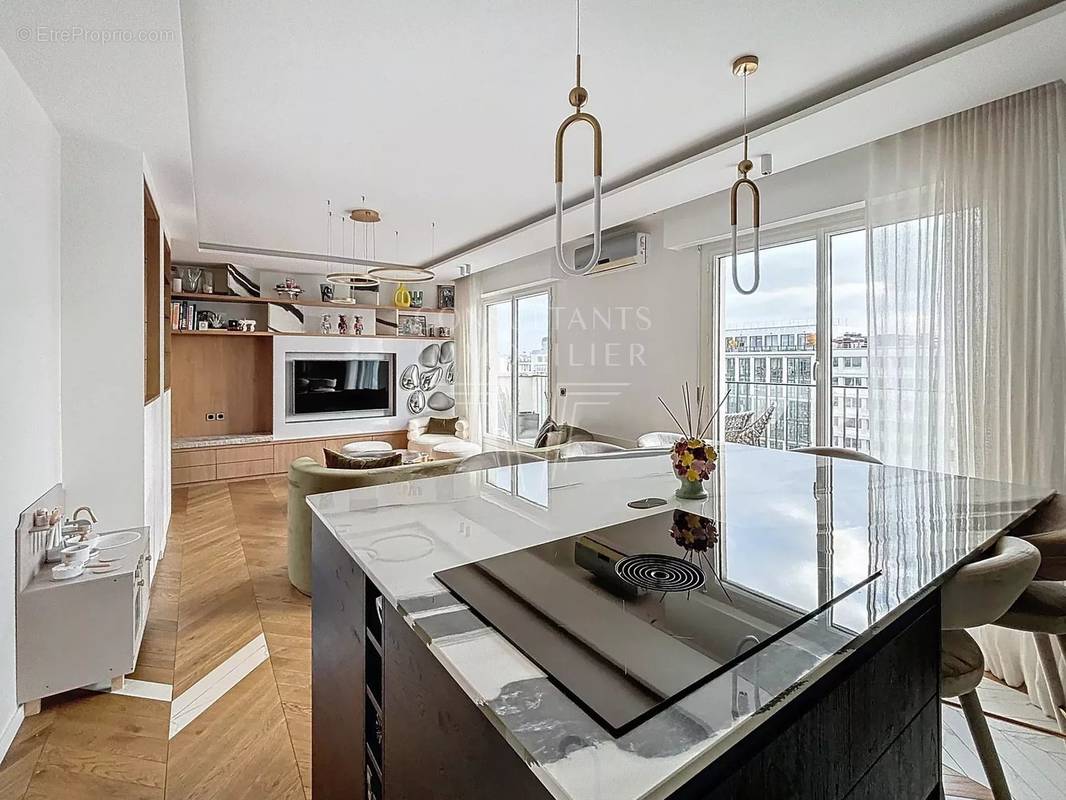 Appartement à NEUILLY-SUR-SEINE