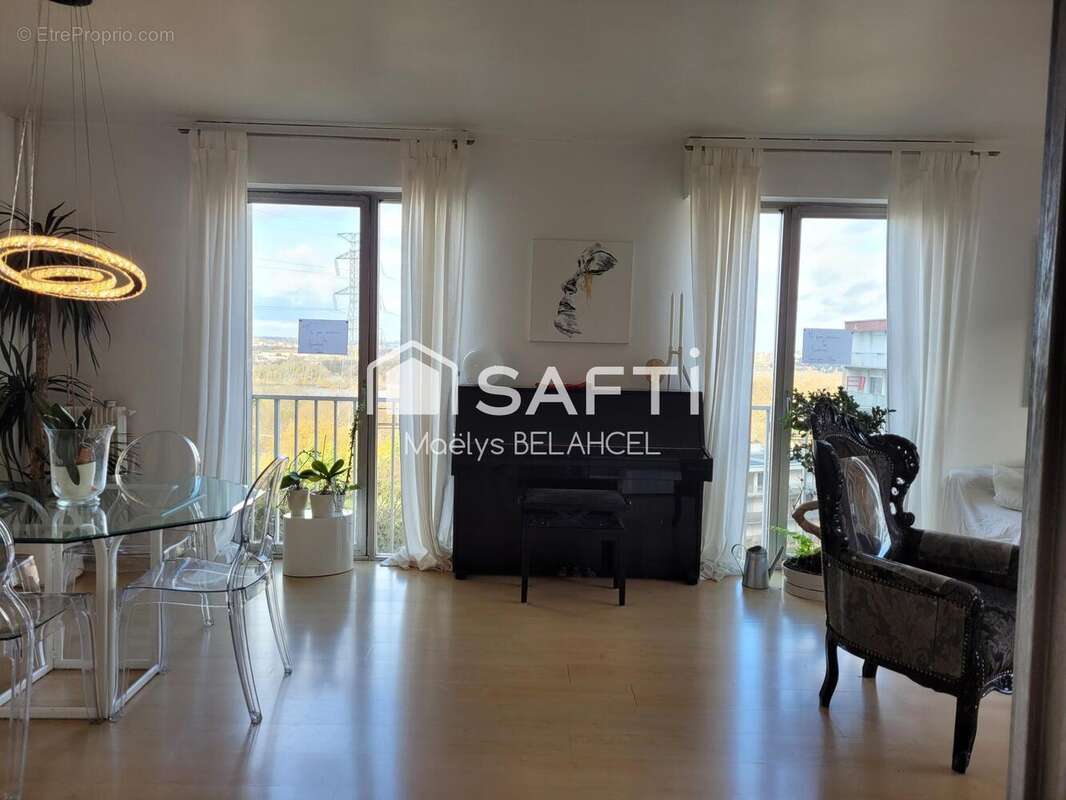 Photo 2 - Appartement à RIS-ORANGIS