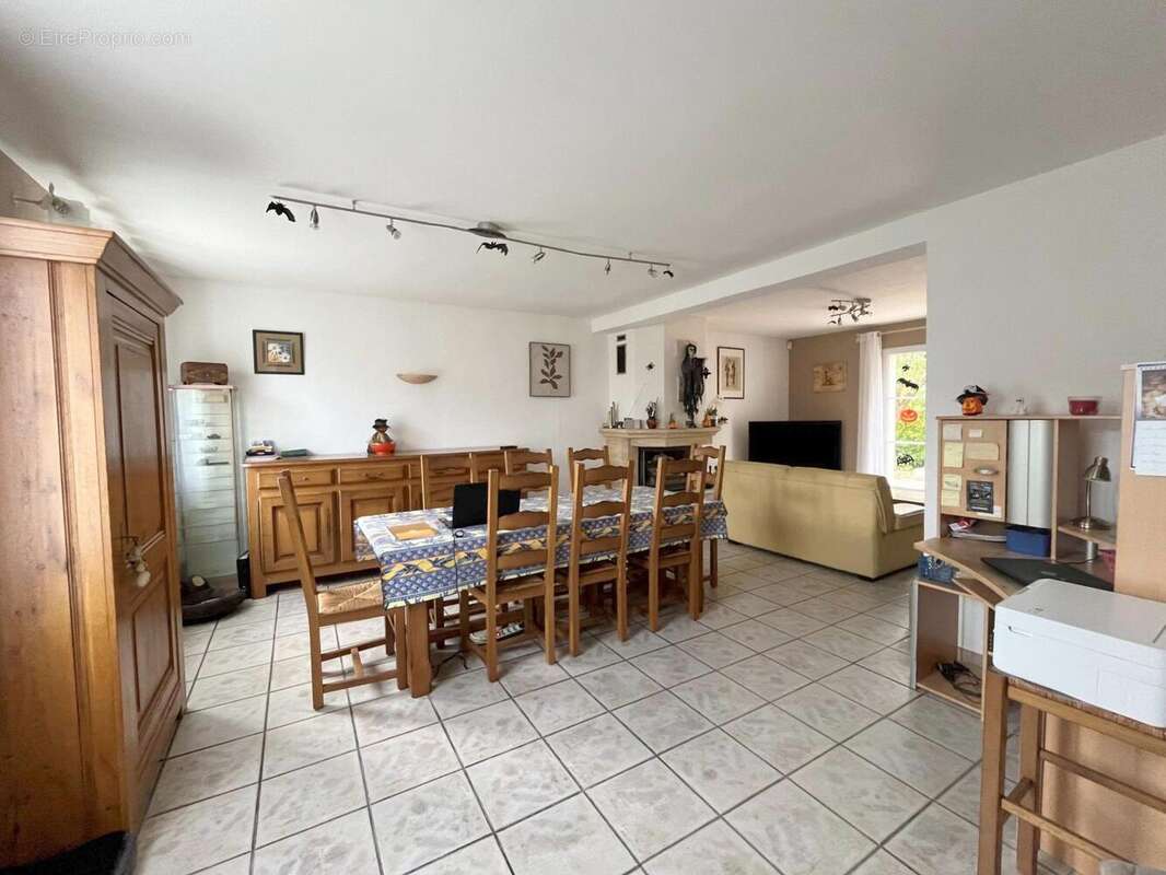 Maison à LACHELLE