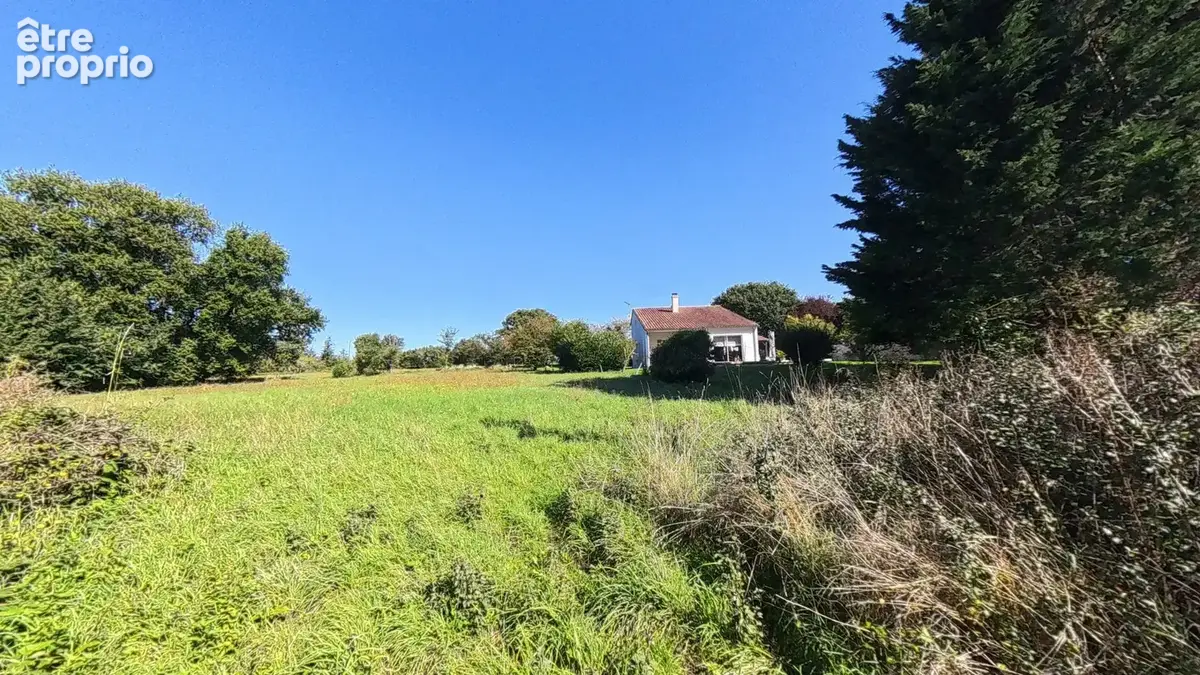 Terrain 1127 m² à Iteuil  - photo 4
