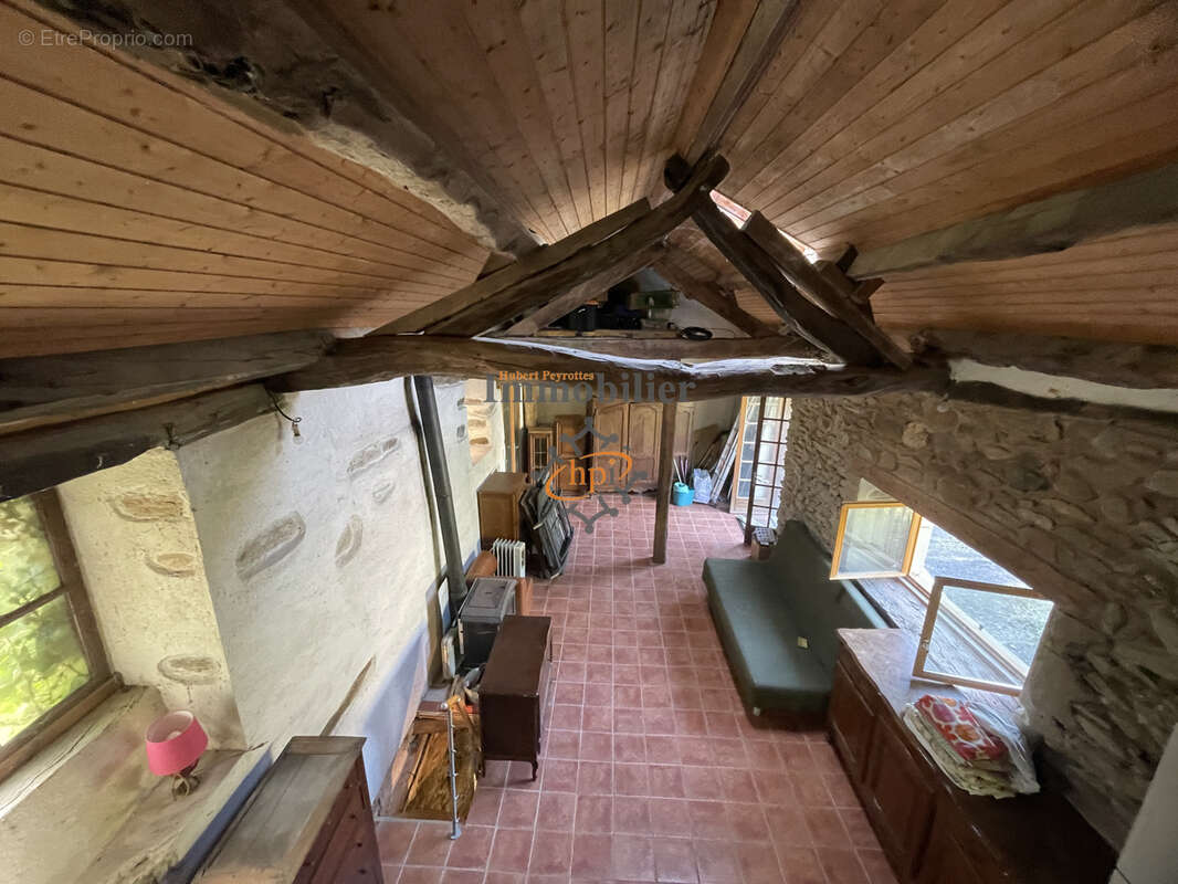 Vente maison de campagne en pierres avec terrain attenant de 2450 m2 - photo 8