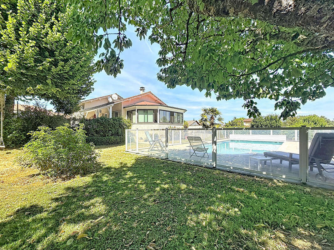 Belle maison de caractères de 134m2 avec piscine, sous sol, atelier sur un terrain de 2085m2 - photo 2