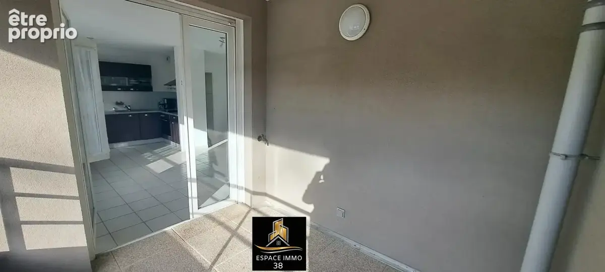 Saint Martin d'Hères - Idéal investisseur - T2 de 49 m2 avec terrasse - photo 4