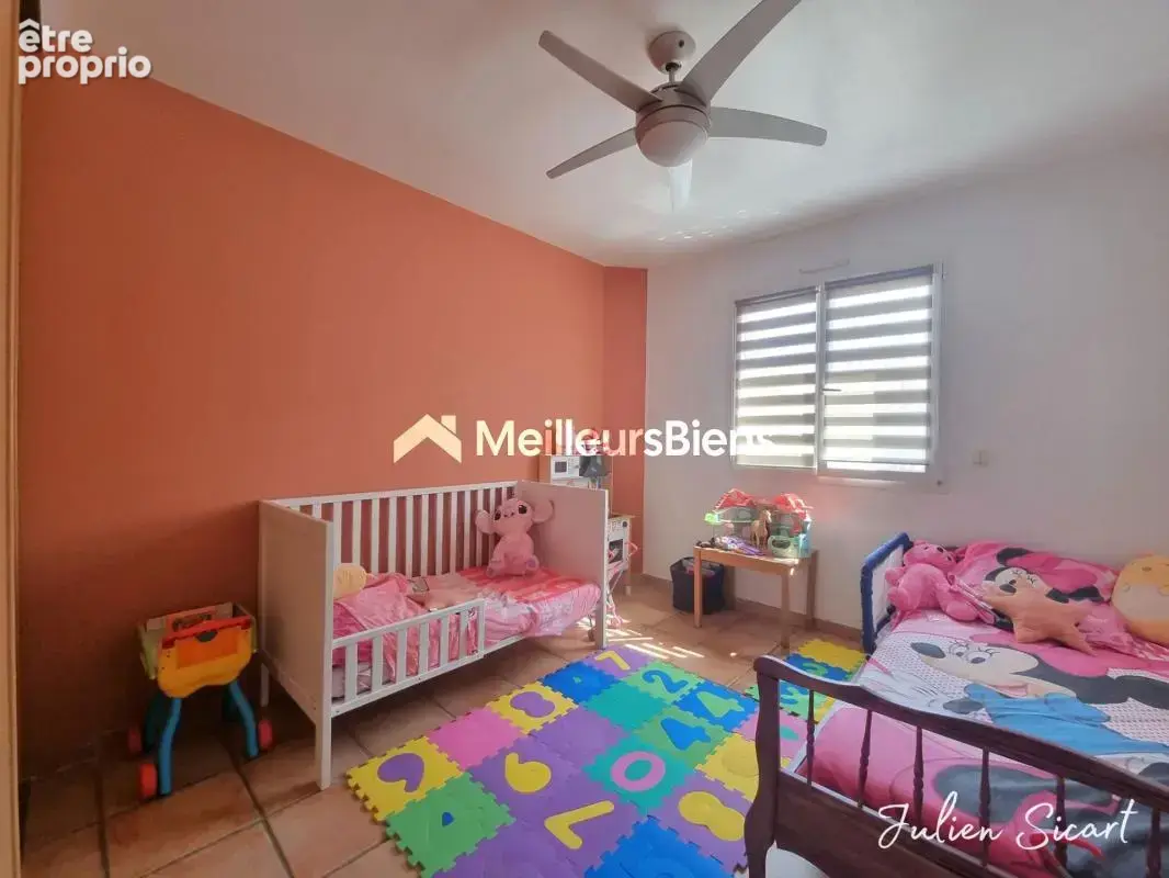 Maison familiale de 161 m² avec grand garage, jardin et piscine - photo 17