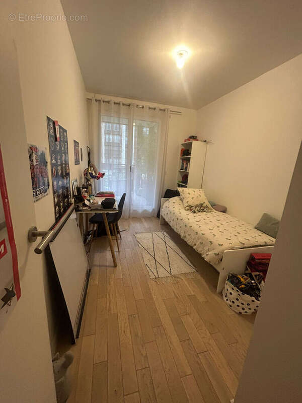 Appartement à COURBEVOIE