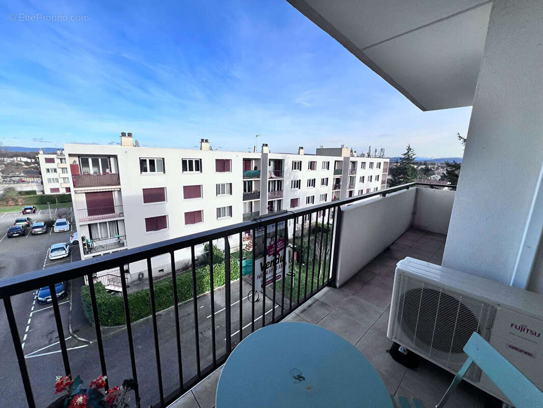 Appartement à PONT-DE-CHERUY