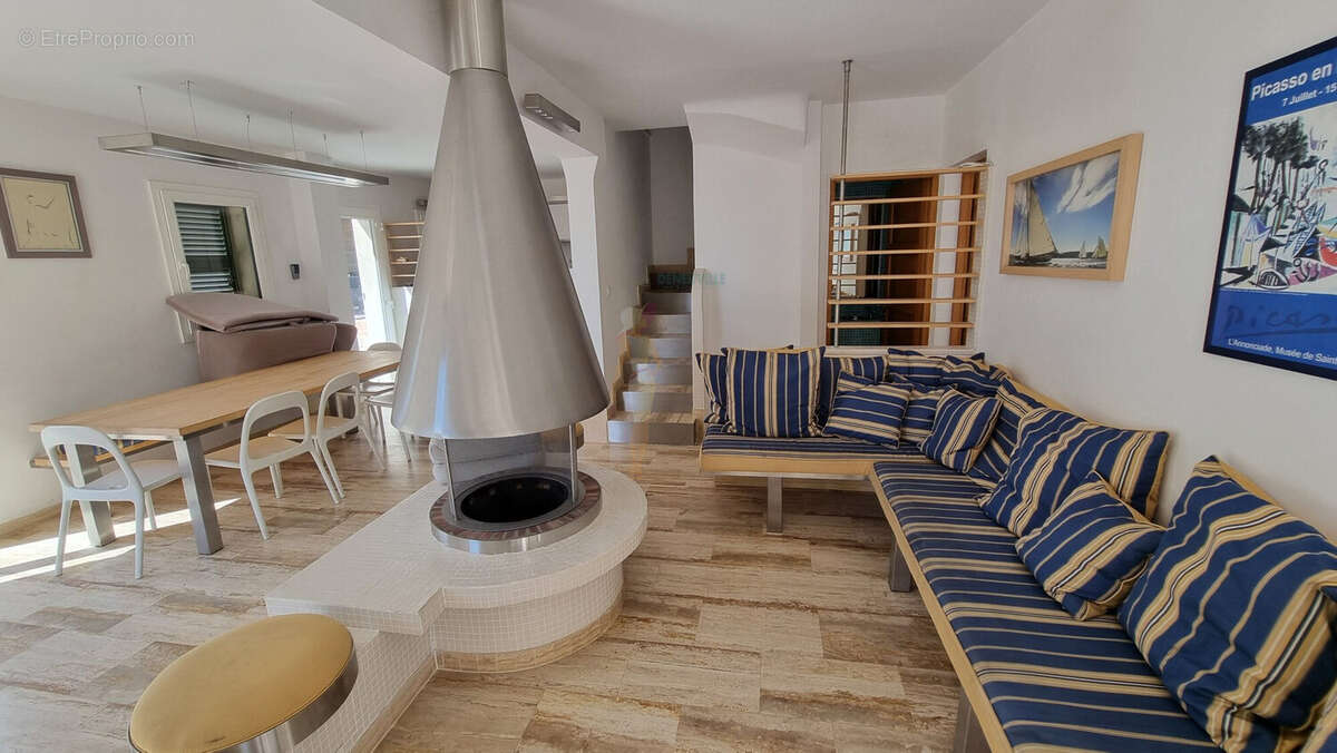 Maison à LES ISSAMBRES