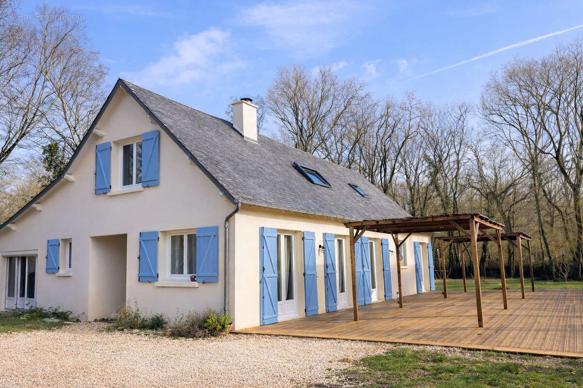Maison à PLAIMPIED-GIVAUDINS