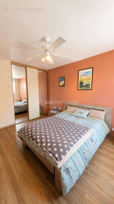 Maison chaleureuse proche mer avec grand garage et beau potentiel - photo 7