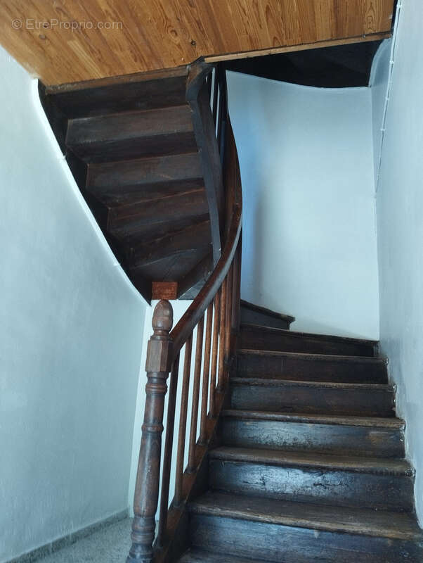 Maison à PUYGAILLARD-DE-QUERCY