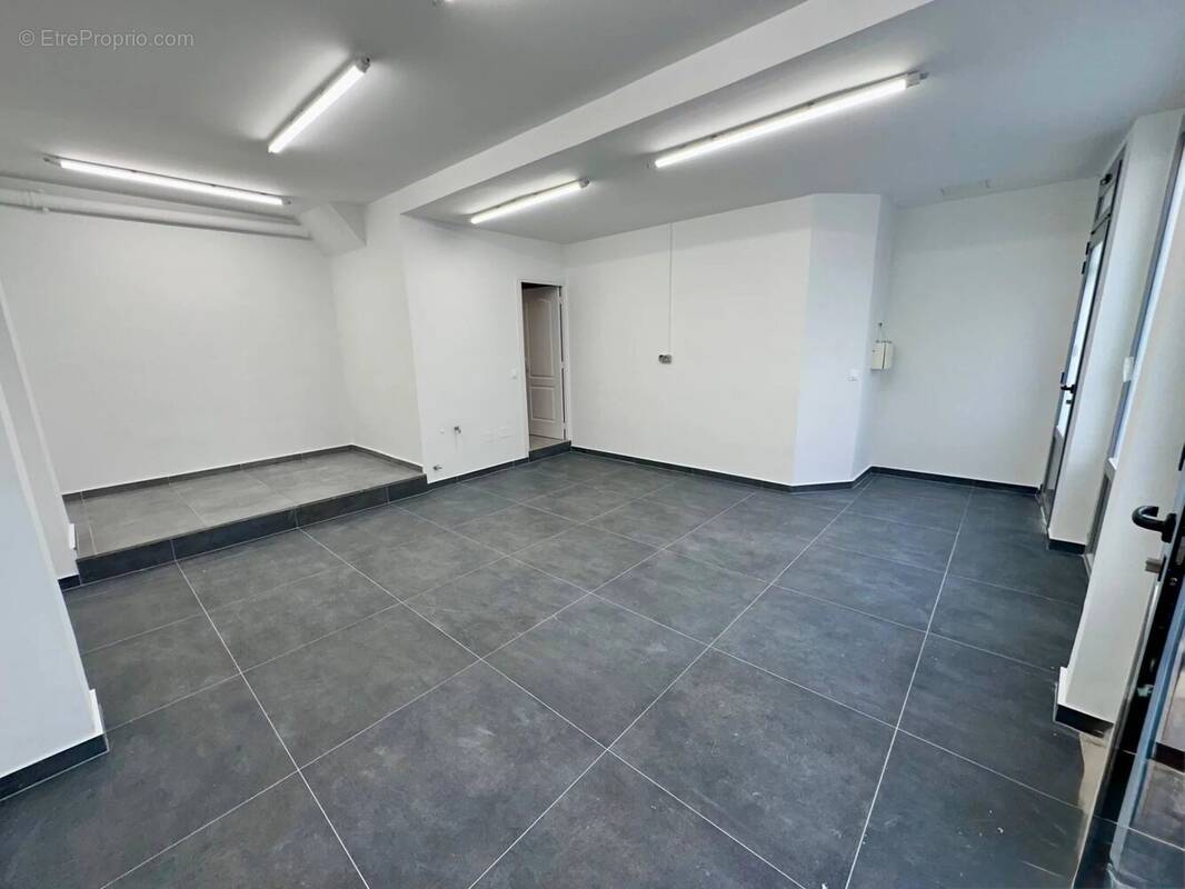 Commerce à BEAUSOLEIL