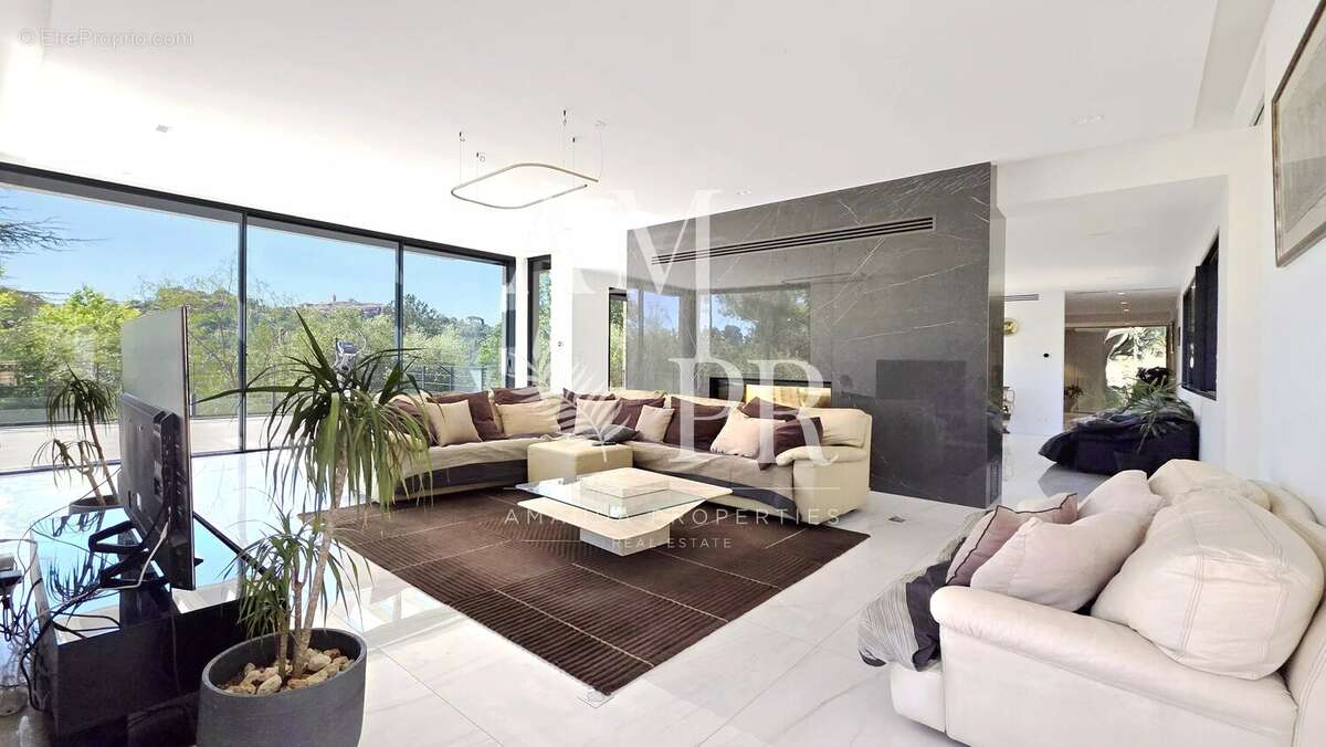 Maison à MOUGINS