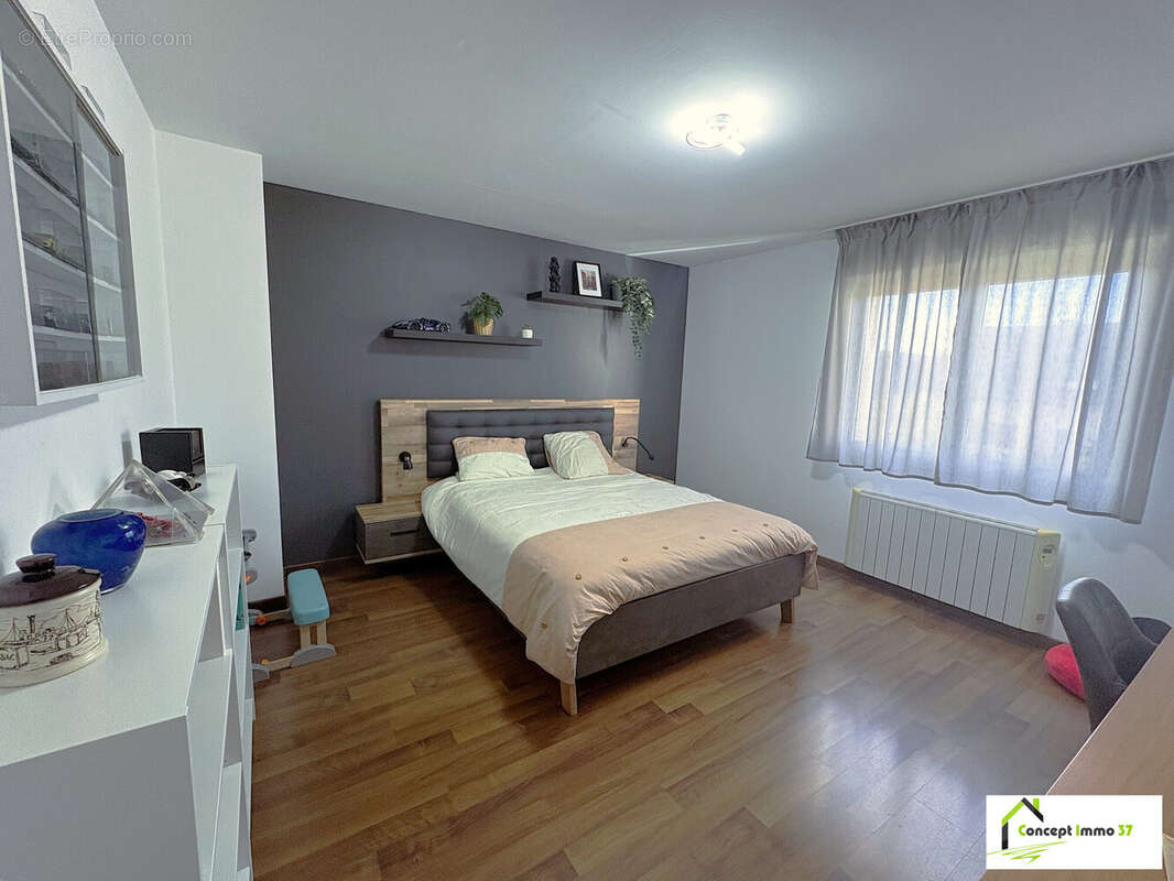 Maison à LA VILLE-AUX-DAMES