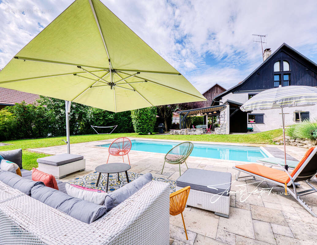 Maison à PERS-JUSSY