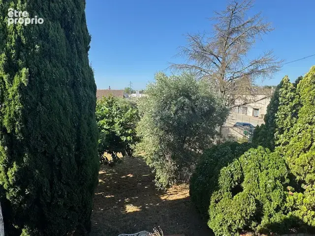 Maison familiale de 205m2 sur un terrain entièrement clos de 2200m2 - photo 6