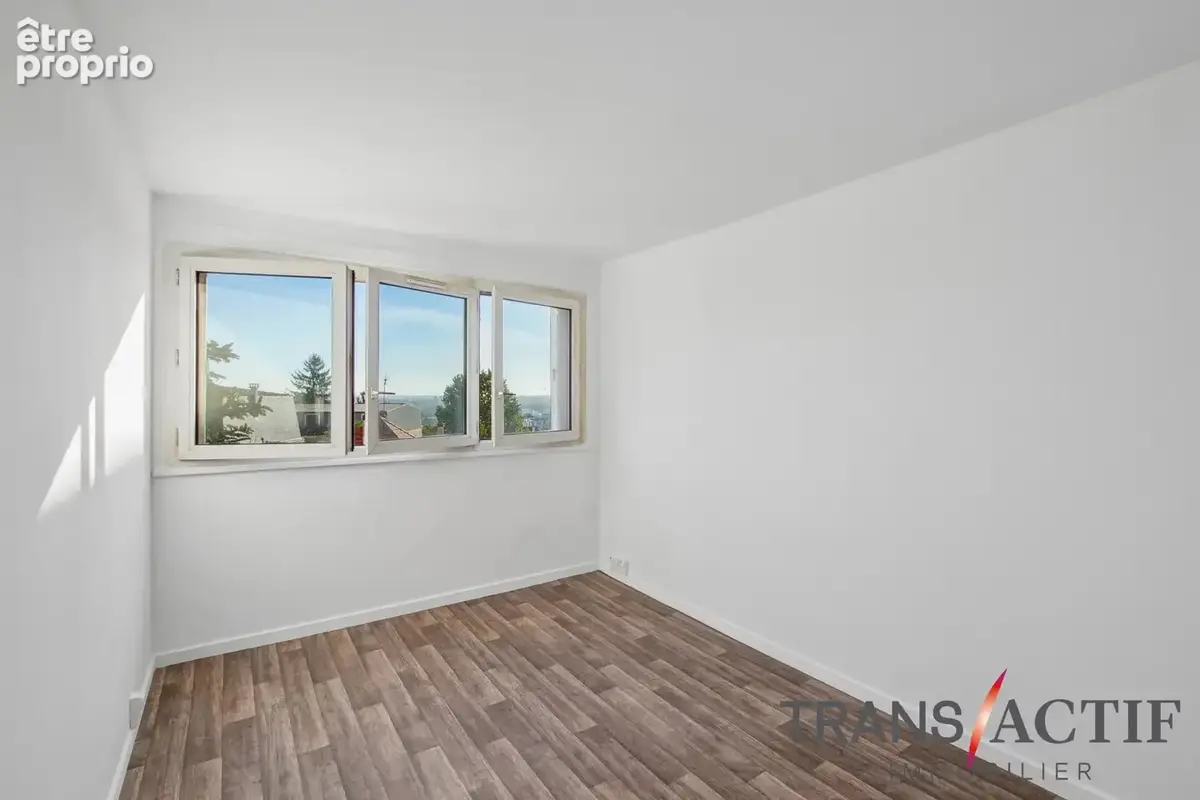 À VENDRE - Appartement 3 pièces – THIAIS - photo 2