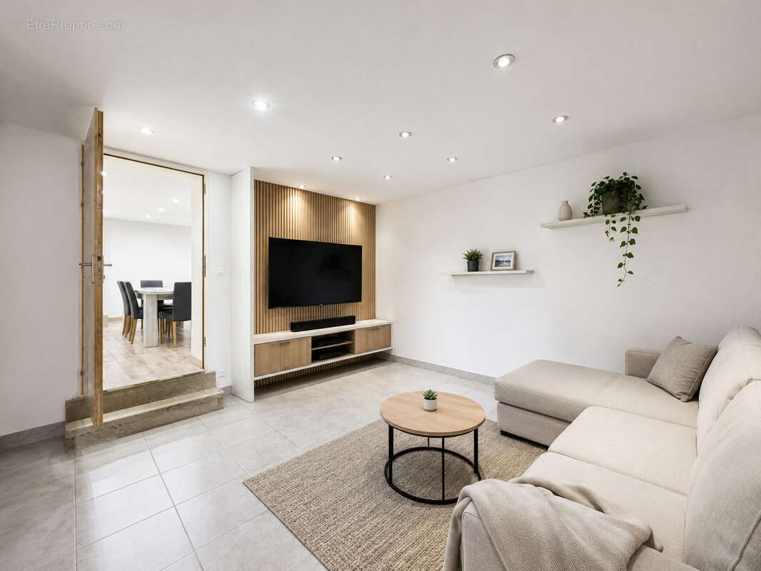 Maison rénovée, dépendances, écuries, carrière   1,9 ha de terrain - photo 2