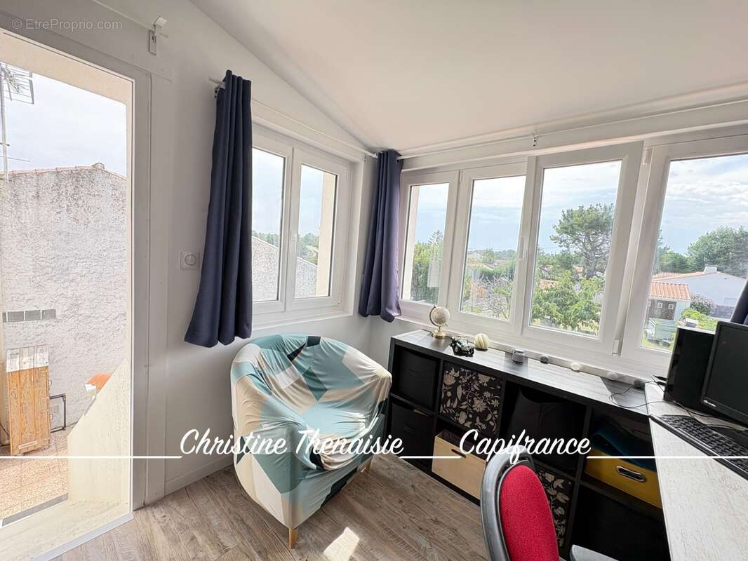 Maison à vendre 5 chambres - 2 salles d'eau - 2 wc - Garage - Terrain - Quartier Dix Ecus/Valentin Saint Hilaire de Riez, à la l - photo 14