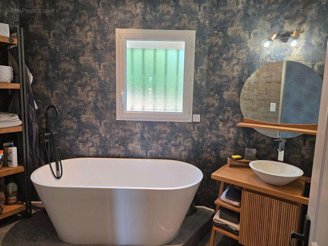 Villa avec piscine, dans un cadre résidentiel prisé - photo 6