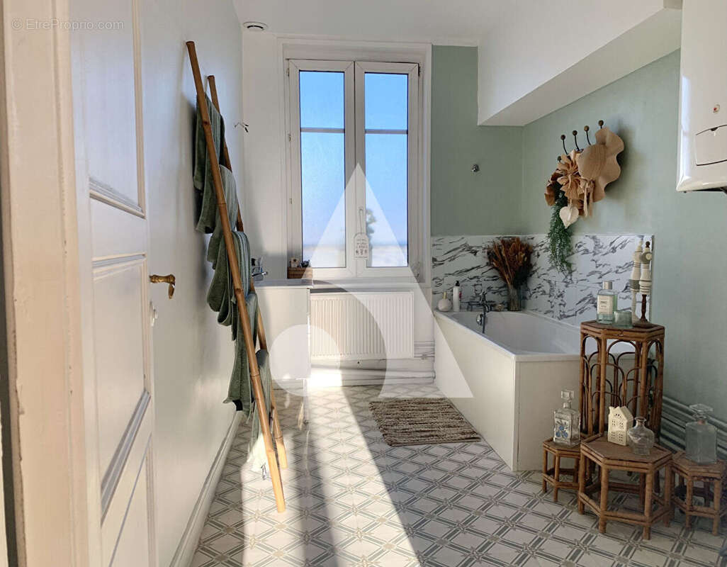 Maison à VIEUX-CONDE