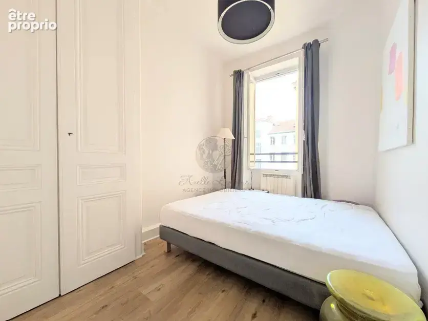 Appartement d’exception, cachet ancien sublimé, balcon plein Ouest, immeuble Haussmannien de standing - photo 9