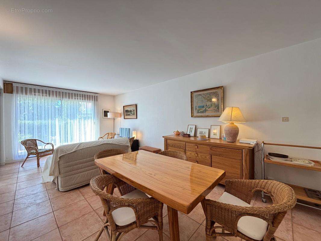 Appartement à VAUX-SUR-MER
